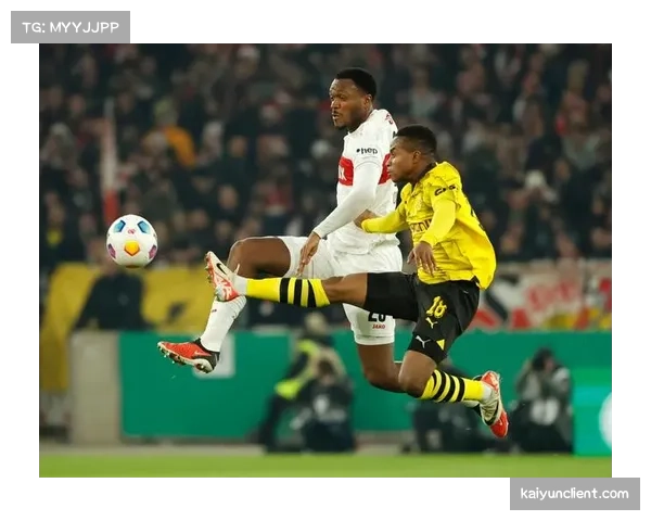 扎加杜面对旧主多特蒙德 稳健防守助斯图加特取分